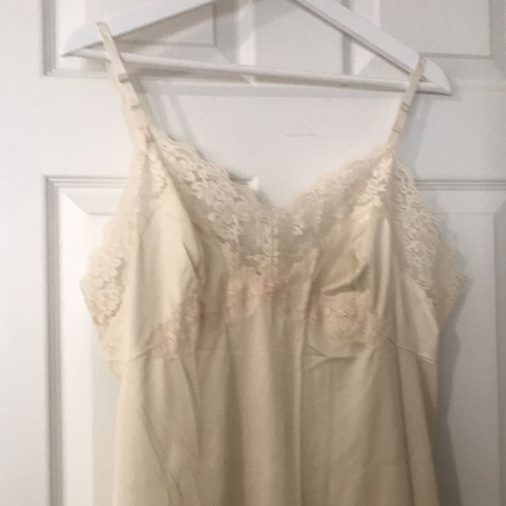 Vintage Van Raalte full slip soft beige nude size 40